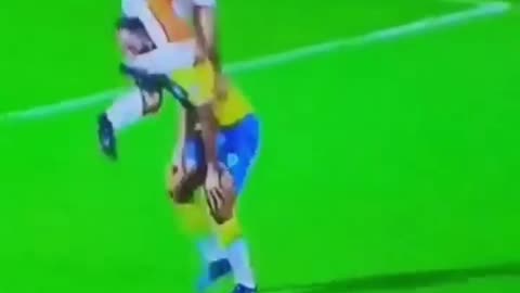 One of the funniest things I have seen on a fottball pitch