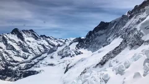 I really want to live here! Snow mountain!