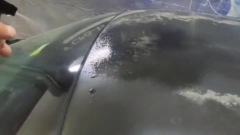 Surface stain cleaning by automotive sheet metal, convenient cleaning spray