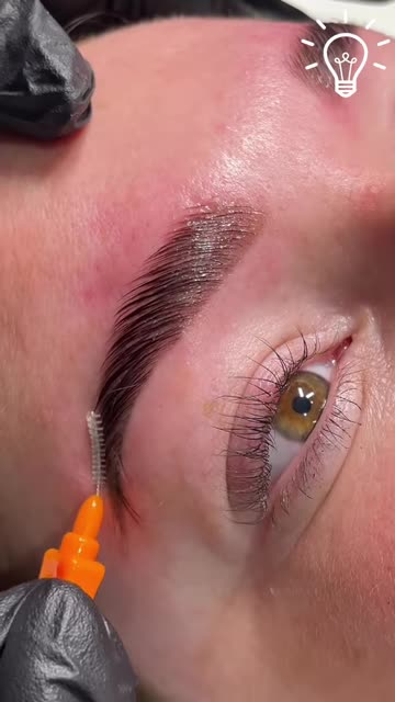 Brushing those laminated brows back in place 🙌😍