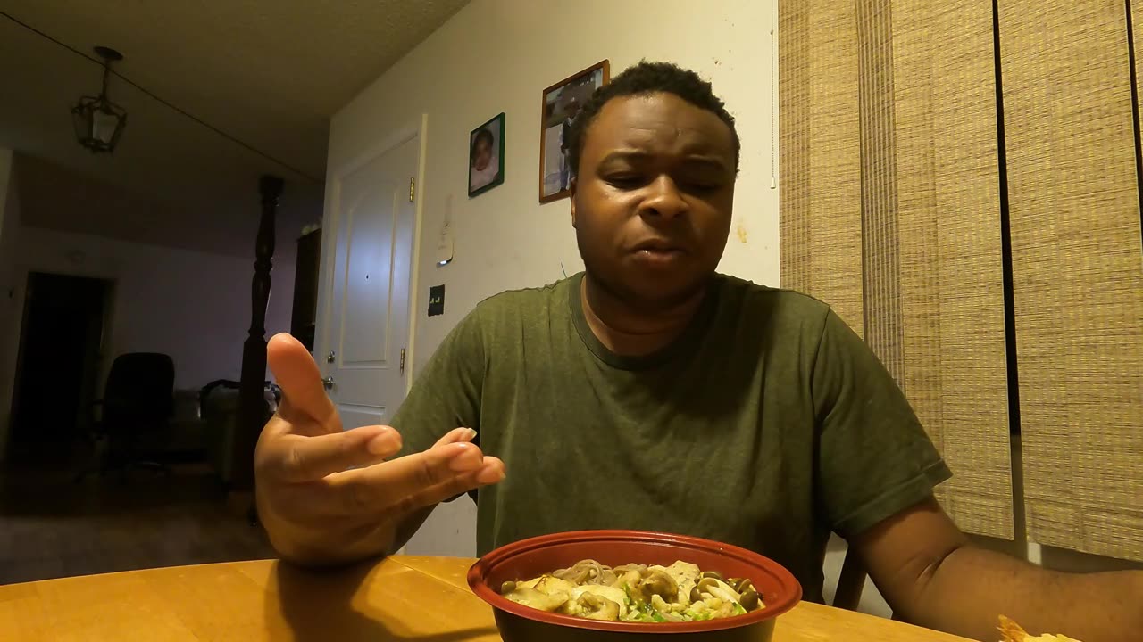 trying some low cost ramen and seafood cake with shrimp tempura