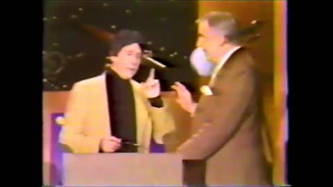 Johnny Carson says Earth is Flat 1980