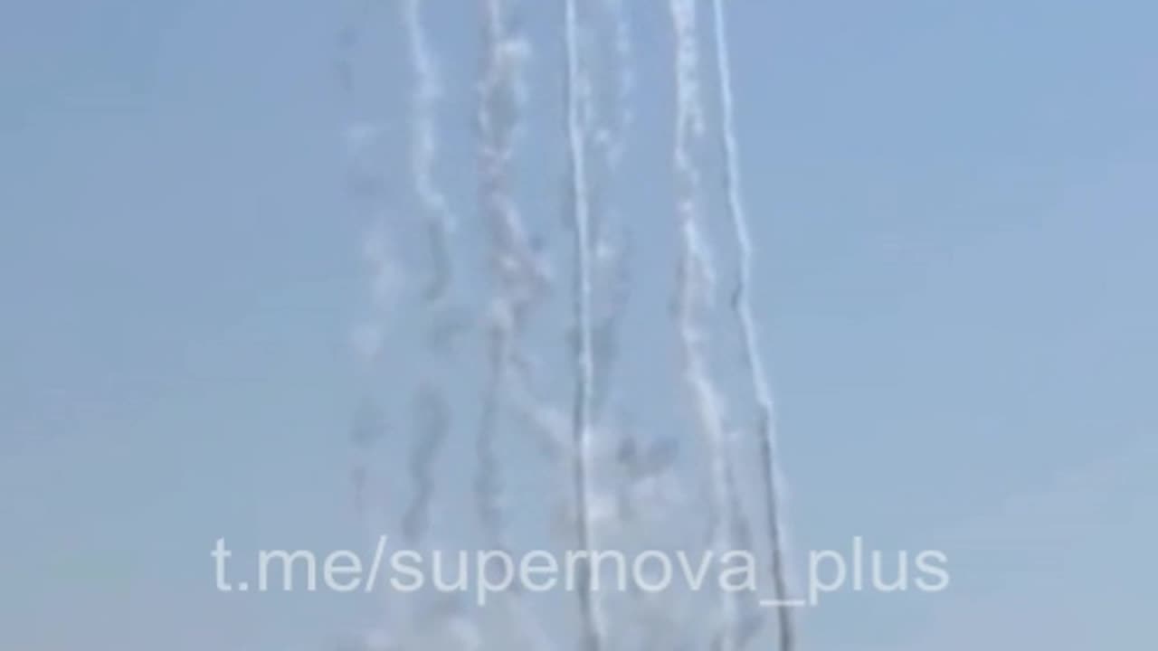 πππΊπ¦ Simultaneous launch of 16 HIMARS missiles!