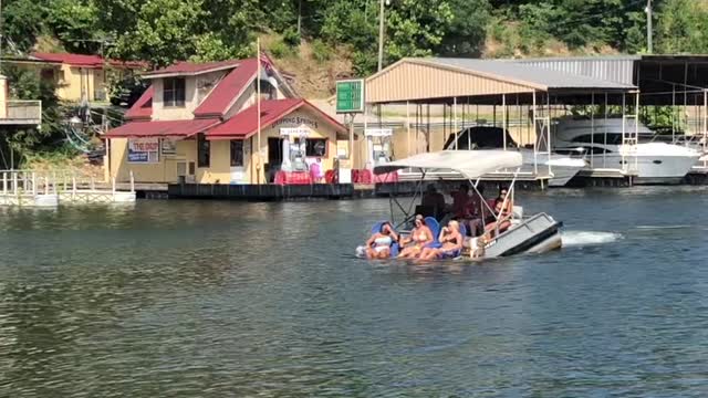 Pontoon Submarine Cruises By