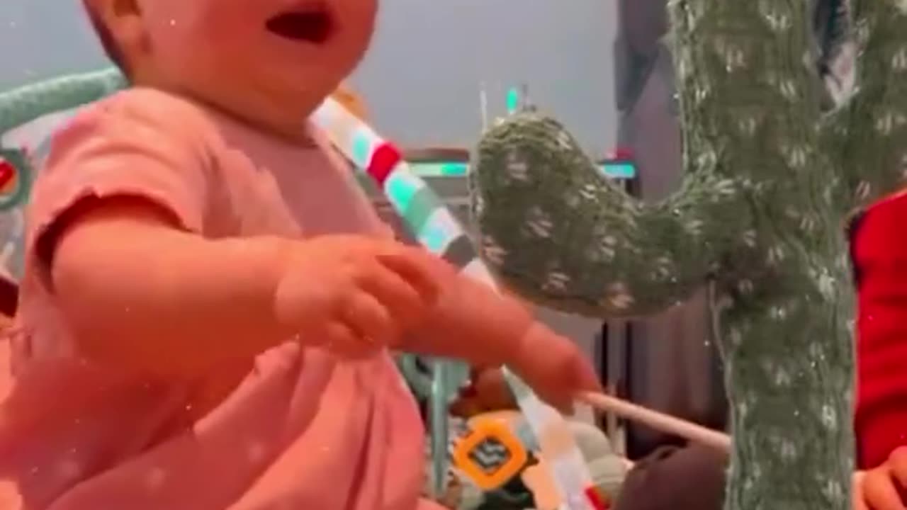 Cute babies react to the cactus!😂😍