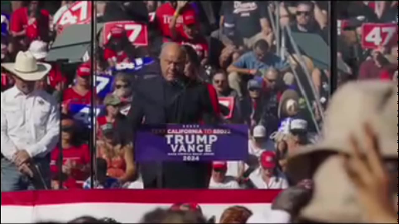 Greg Laurie's prayer at Trump's California Rally!