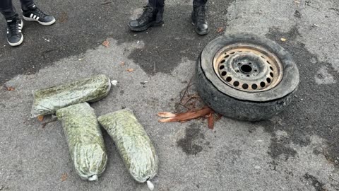 Kapen me drogë në makinë, arrestohen dy shqiptarë në Tetovë! 3 pako marijuanë në gomën rezervë