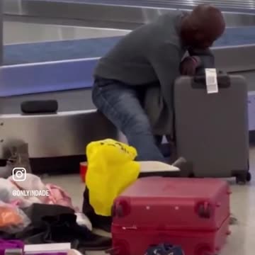 Man Steals Clothes In The Airport!! #shorts #tiktok