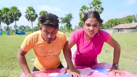 Funny couple fighting and enjoying video 😂🤣