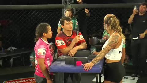 Woman slap fight