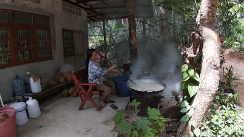 soup cooking in Thailand