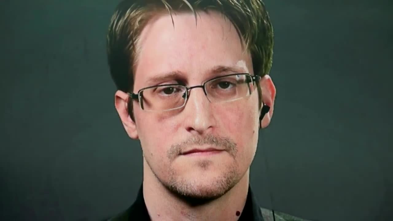 Russia grants citizenship to NSA whistleblower Edward Snowden