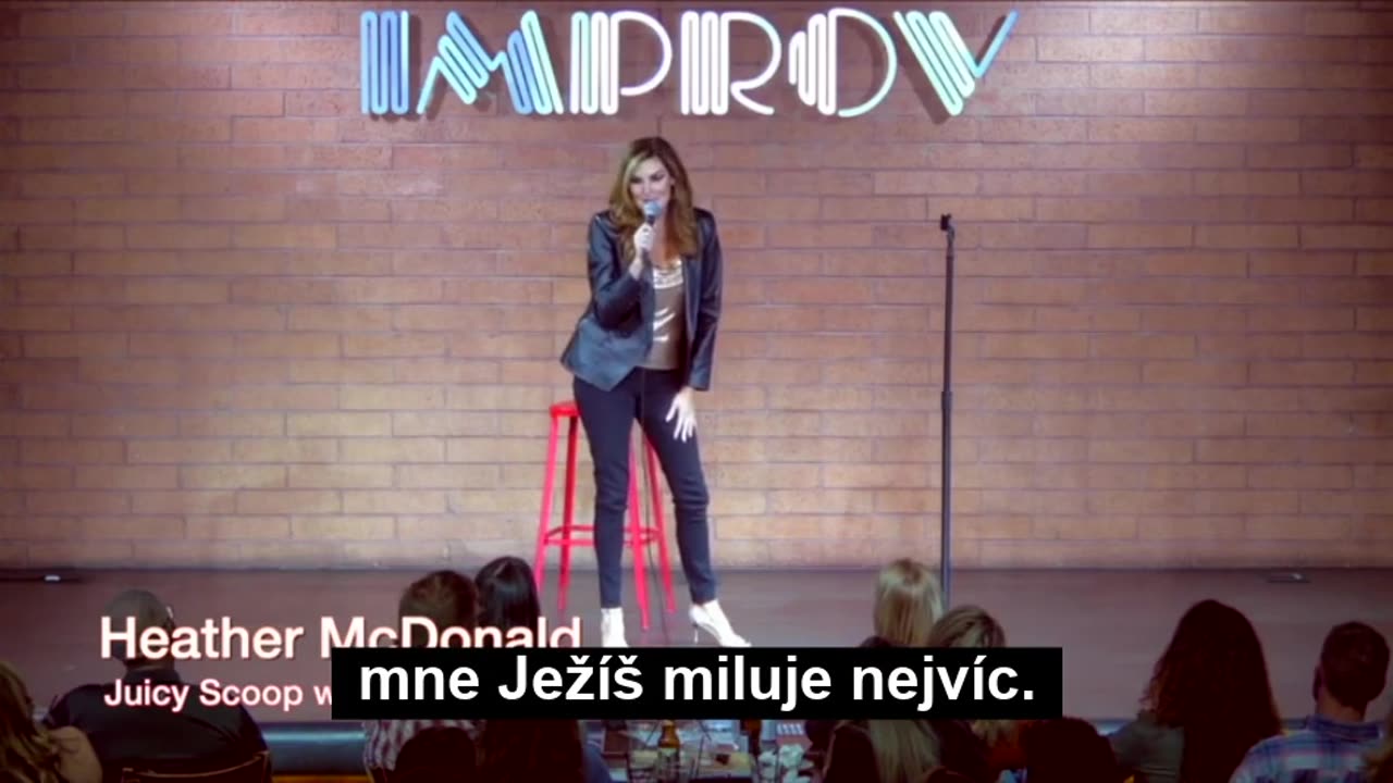 Heather McDonald, která se rouhala, že ji Ježíš miluje za to, že má dvě tečky