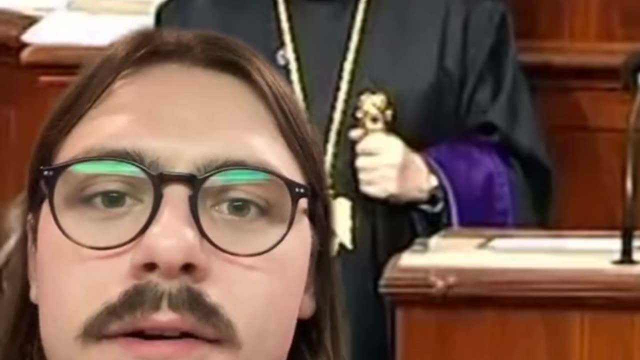 I NOTICED SOMETHING ODD AT THE HOUSE CHAMBERS~WHAT DOES THE DARK WIZARD OF THE HOUSE DO?