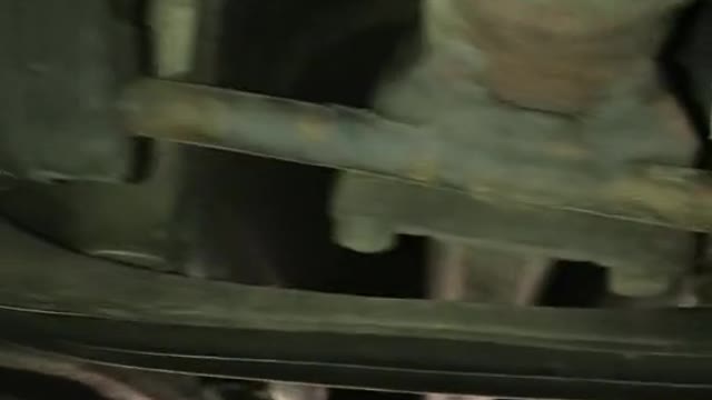 Automobile chassis mounting accessories to repair chassis