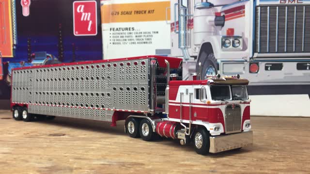 Diecast Semi Kenworth K100 1/64