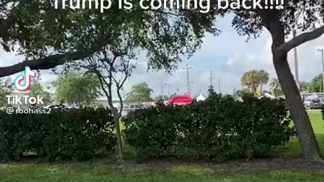 Thousands lining up EARLY for Trump in Florida tonight!