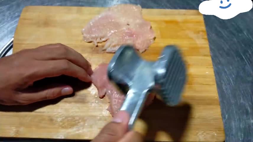 Hit The Chicken Well,Then Add Chopped Garlic And Sauce To A Bowl