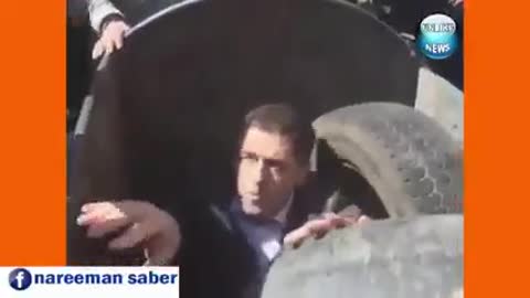 jak traktować polityków