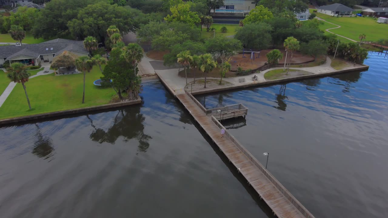 Blasian Babies DaDa Flies The Skydio 2+ Autonomous Drone Over Lonnie Wurn Boat Ramp In Jacksonville, Florida!