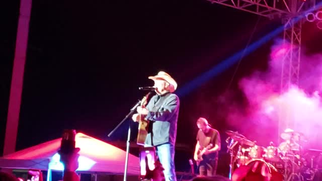 Tracy Lawrence