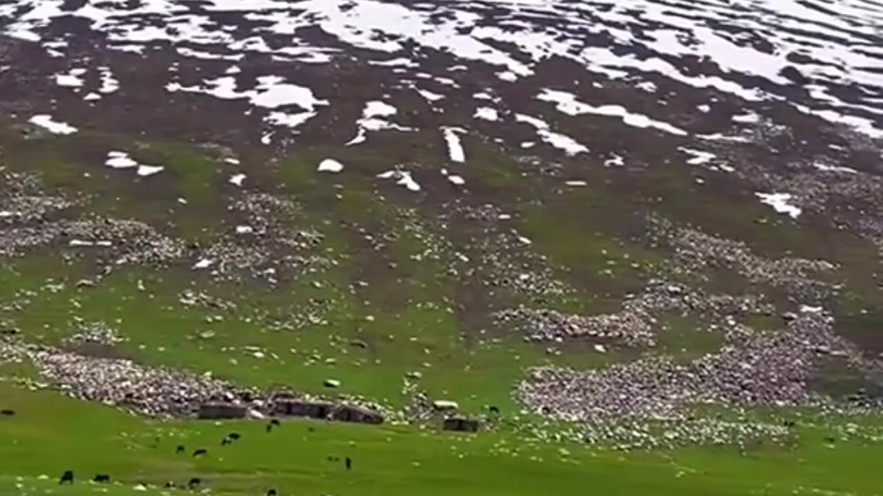 Gilgit Aa Kahin Dur Chale