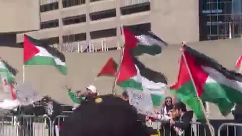 Man in Toronto yells at Jewish kids with hateful lies. 'Your parents are going to