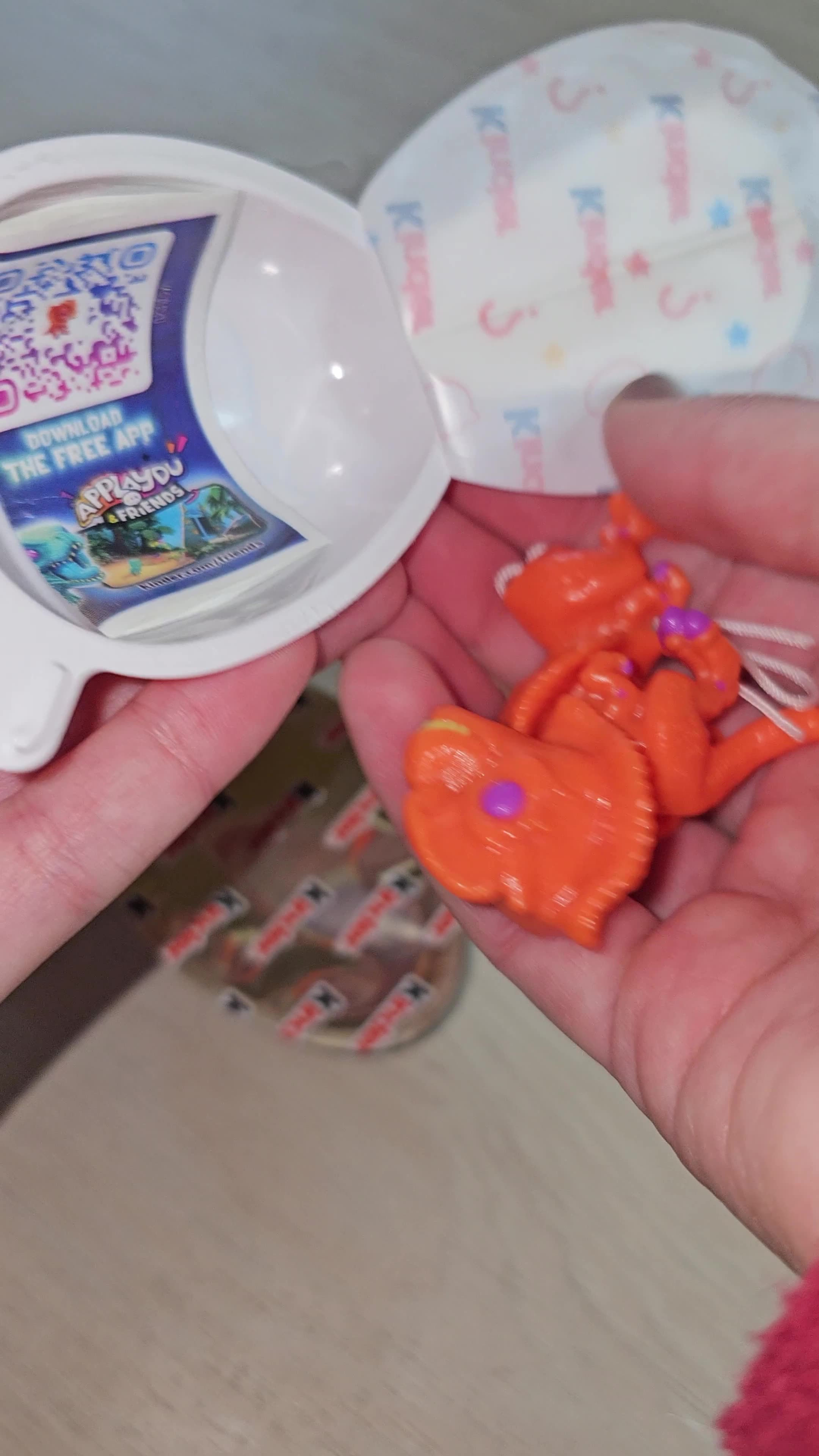 Kinder Joy Jurassic World FUNKO Pop surprise