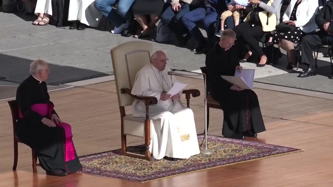 El papa pide que se trate mejor a las suegras, pero que ellas no critiquen