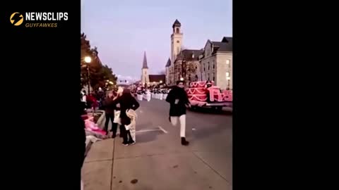 Suv Plowing Into Crowd At Christmas Parade Wakukesha