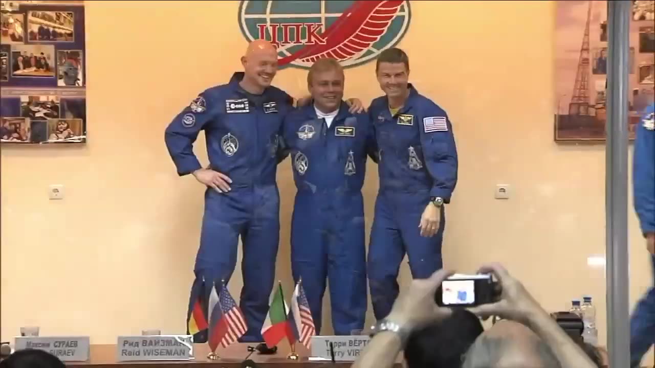 Next ISS Crew Meets Officials as Launch Approaches