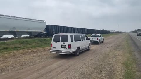 Illegals Trying to Enter Via Train