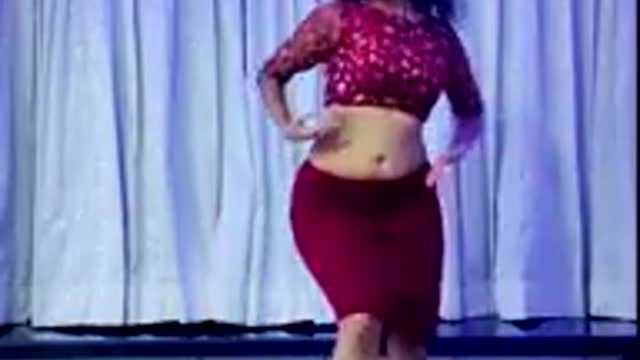 Saaki Musafir Dance cover Bellydance Kavya Umesh Choreography_v240P