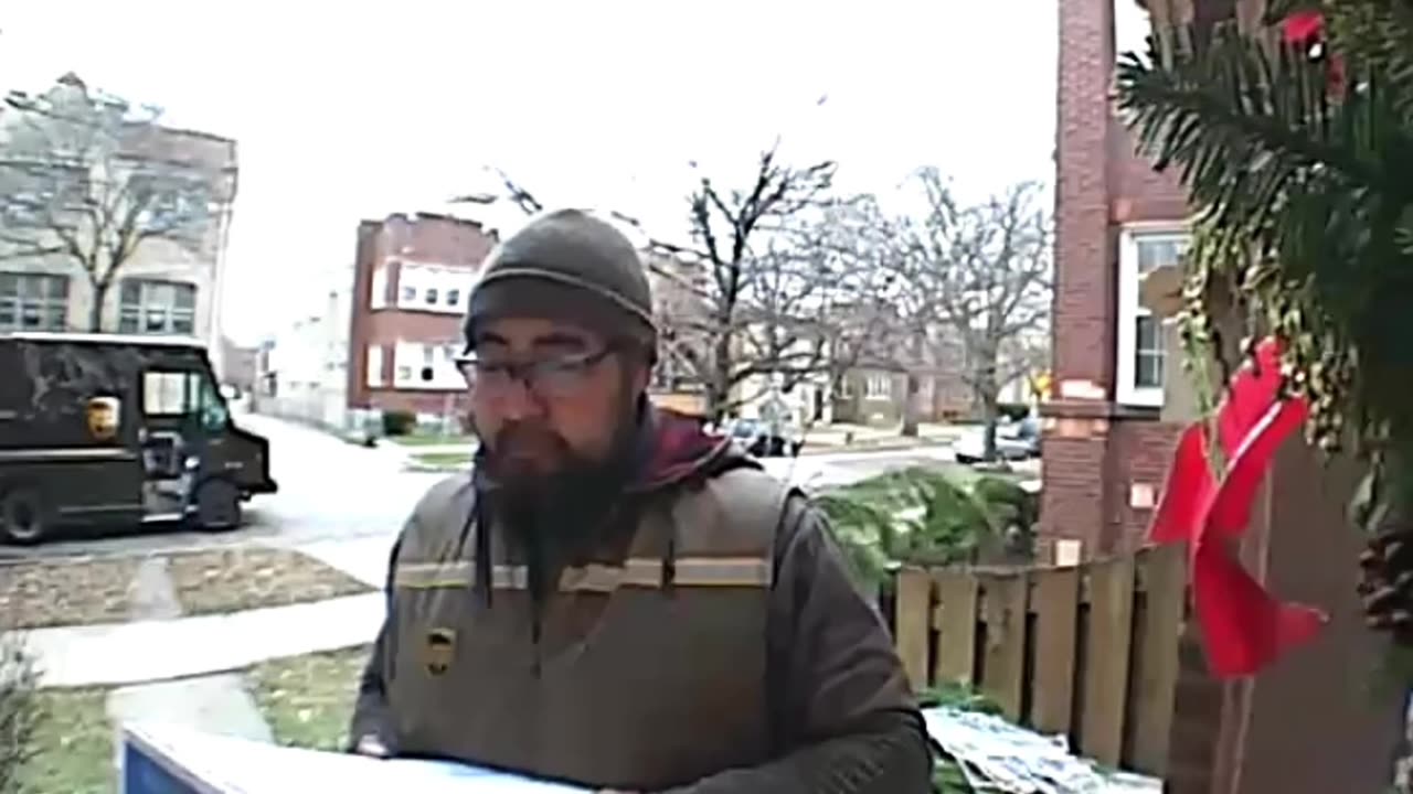 Love between a delivery and squirrel.