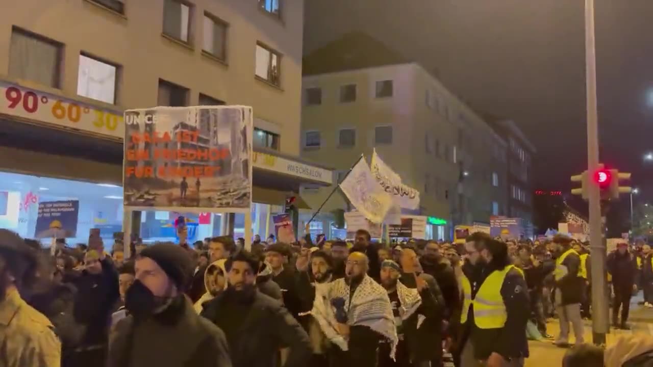 Essen, Germany: Thousands shout “we want an Islamic caliphate”, waving its flags.
