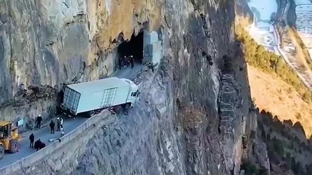 World's Highest and Dangerous Road