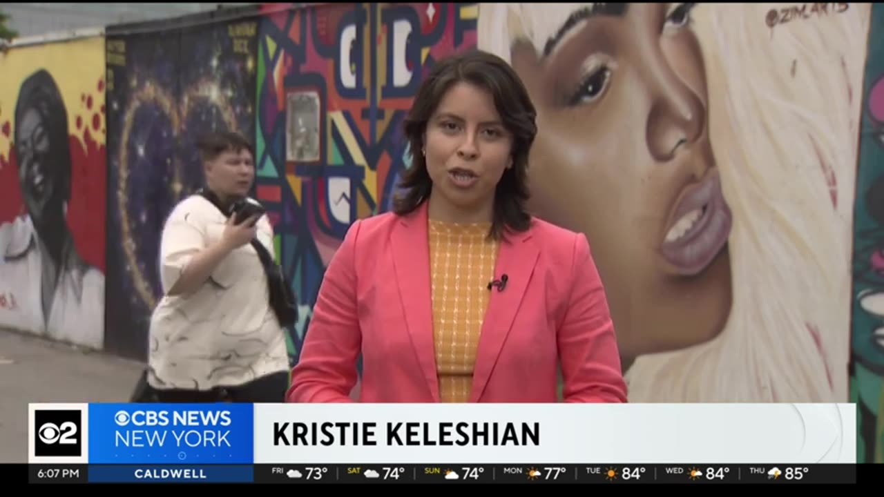 Mutual aid organization members defend distributing food in Harlem without permit CBS New York