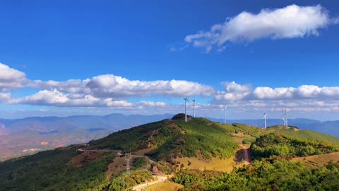 Measure the world with your feet and record the scenery with your eyes