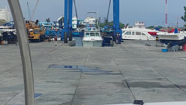 Boat doking and undoking Maldives 🇲🇻