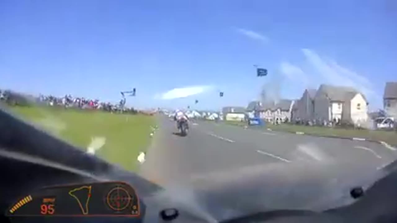 Bruce Anstey, cámara onboard North West 200 Road Races 2016.