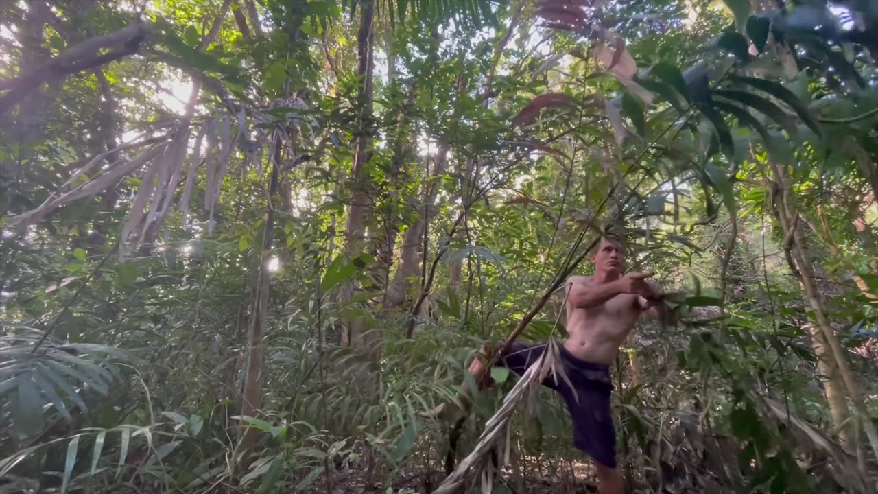 ⚒ BUSH TUCKER MAN 🤠 Episode 32 💪 Robbo Da Yobbo :Thatched Workshop 🔥