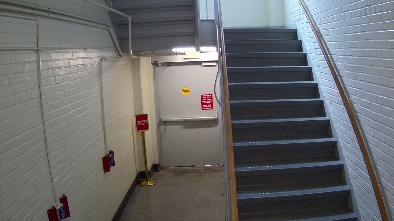 3872FHOB01Stair8_2021-01-06_14h05min06s340ms.mp4