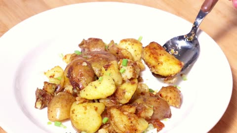 Pan-fried baby potatoes