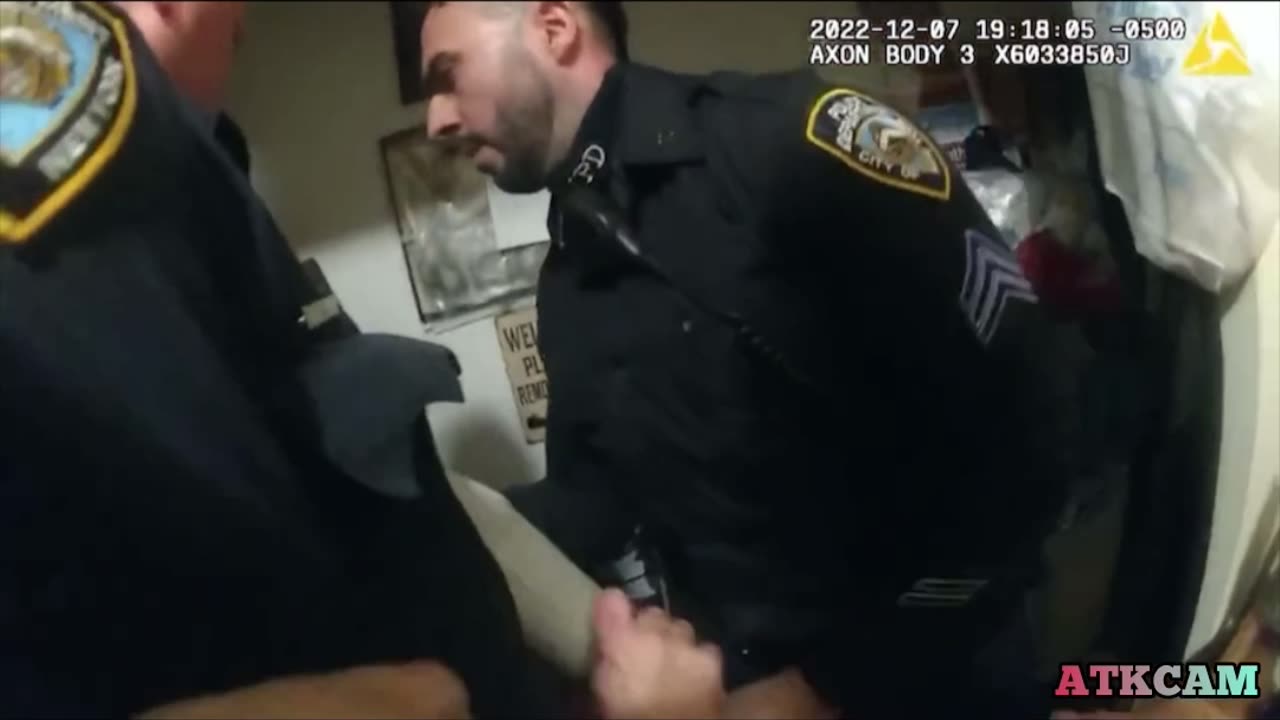 How NYPD “De-Escalates” A Situation…