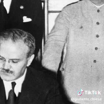 🔴GLI INTELLETTUALI OGGI SONO FAZIOSI