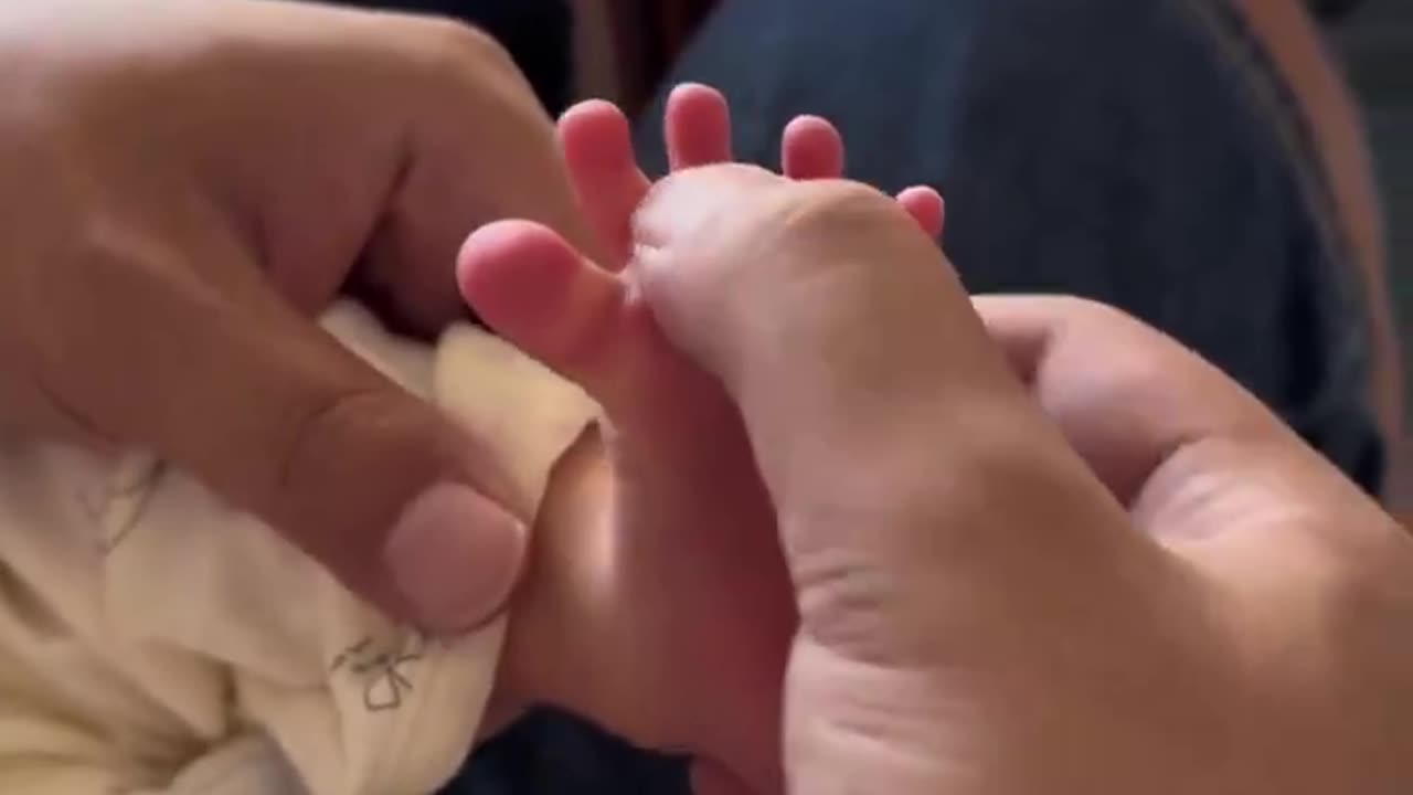 The Babinski Reflex~When The Bottom Of Baby’s Feet Is Touched The Big Toe Extends Upward And The Rest Of Their Toes Flare Out~The Planter Reflex Instead Causes Toes To Curl In