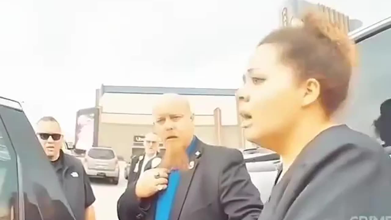 Some Folks Shouldnt Be Parents Nurse Confronted By Cops