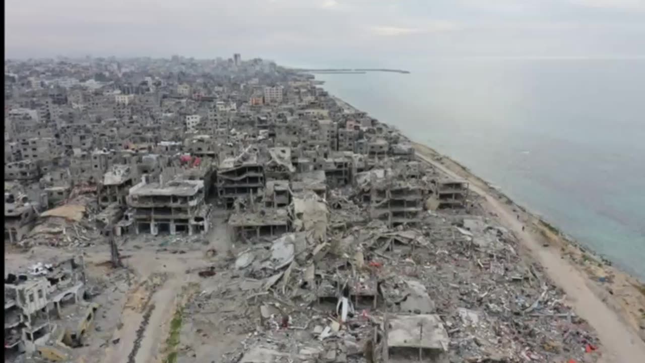 دمار هائل في مخيم الشاطئ جراء القصف الجنوني الذي نفذه الاحتلال.