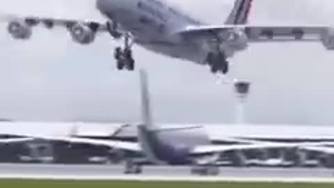 Funny plane dance😆😆😆😆😆😆😆😆😆😆😆😆