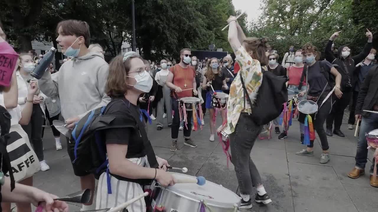 Oslo Protest Clashes at Anti-Islam Rally Over Ripped Pages of Quran - Eidsvolls Plass 29.8.2020